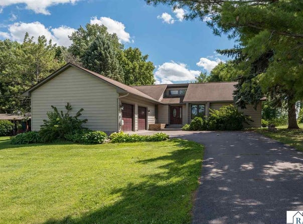 7044 Da Mar Est, St. Peter, MN 56082