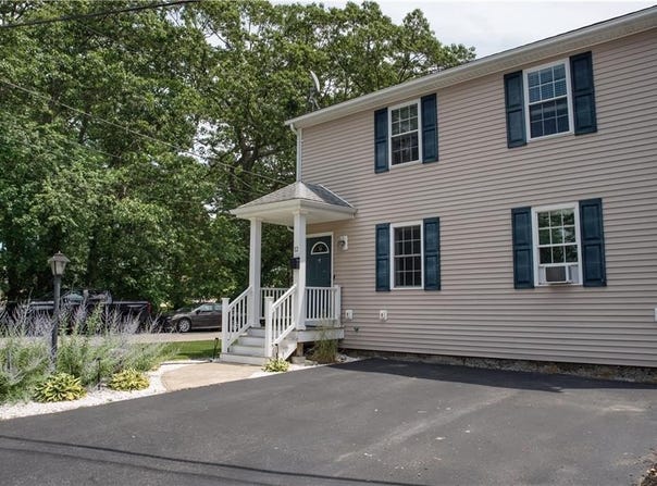 12 N Shore Drive, East Providence, RI 02915