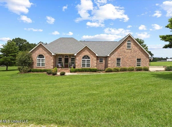 1011 Rolling Oaks Drive, McComb, MS 39648