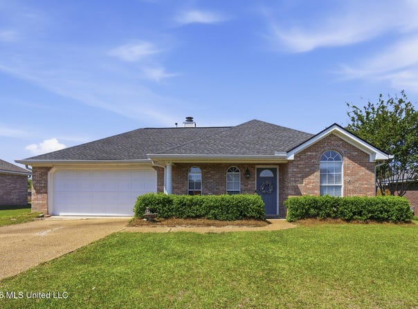 204 White Oak Place, Pearl, MS 39208