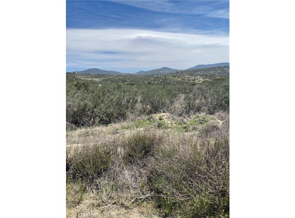 86 Madera Drive, Hemet, CA 92544