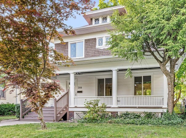 209 Marquette Avenue, South Bend, IN 46617