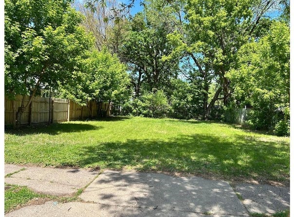 422 33rd Avenue N, Minneapolis, MN 55412