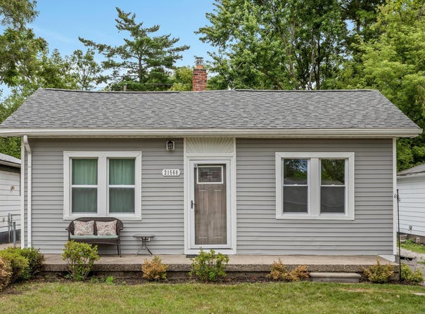 21560 Poinciana Street, Southfield, MI 48033