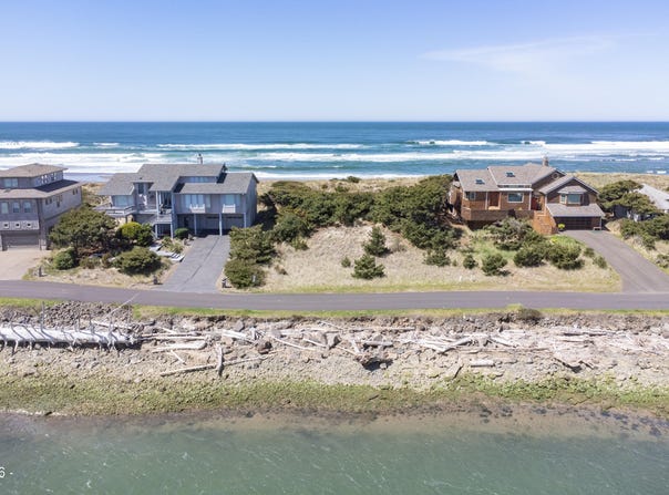 395 Salishan Drive, Gleneden Beach, OR 97388