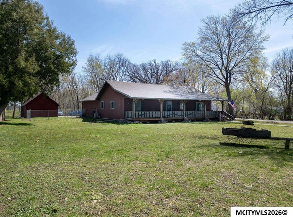 502 S 12th St, CLEAR LAKE, IA 50428