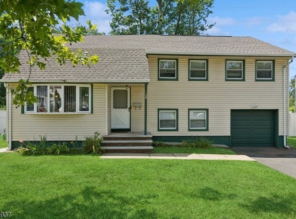 350 Birch Dr, Roselle Boro, NJ 07203-1911