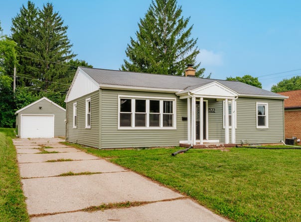 1522 N 10th St, West Bend, WI 53090