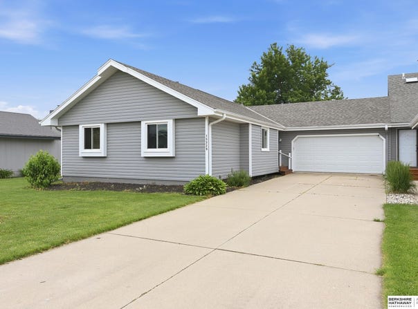 15329 R Street, Omaha, NE 68137