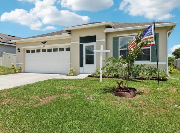 1768 HENIN CIRCLE, TAVARES, FL 32778