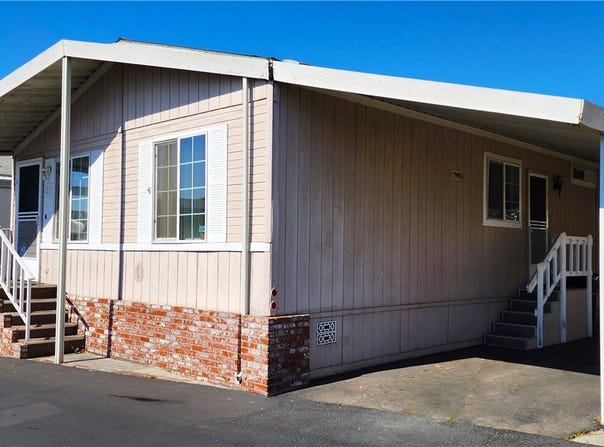 12550 Carson Street, Hawaiian Gardens, CA 90716