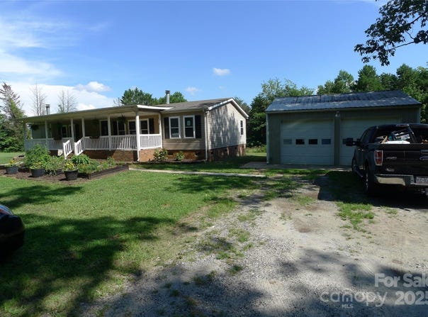 145 Abigail Trail unit: 18, Ararat, NC 27007