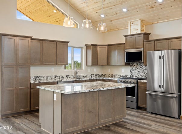 2747 APOLLO Circle, Overgaard, AZ 85933