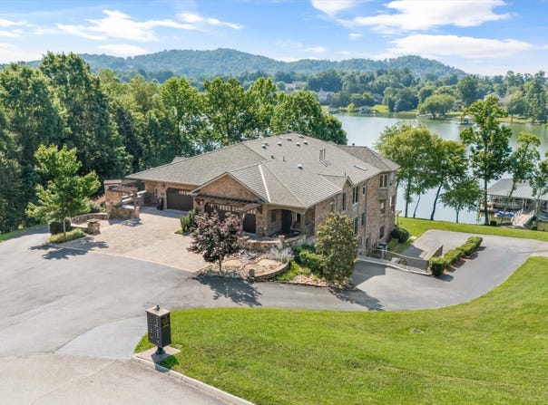 3834 Lake Pointe Drive, Kingston, TN 37763