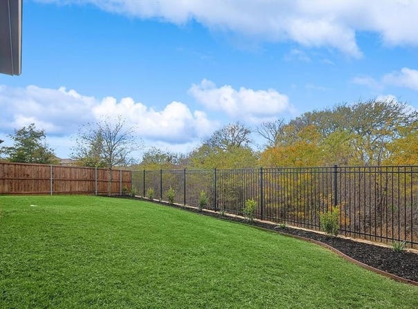 1029 Shire Drive, Aubrey, TX 76227