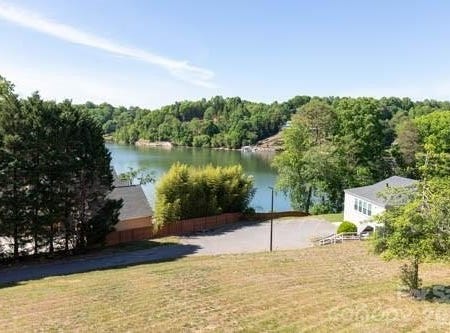 1050 21st Avenue NW, Hickory, NC 28604