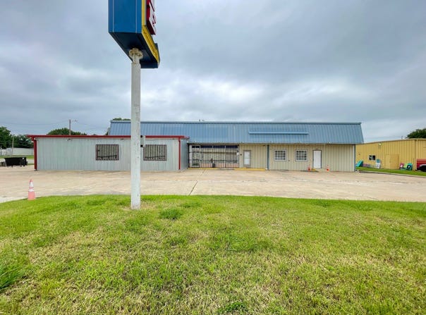 303 N Service Road, Calera, OK 74730