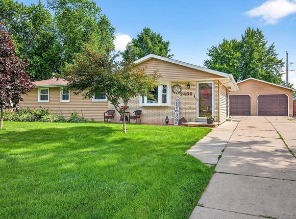 2466 PECAN Street, GREEN BAY, WI 54311-5511