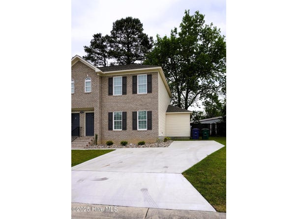 1517 Pine Brook Court, Greenville, NC 27858