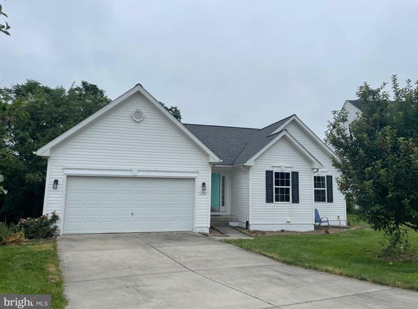 394 BRANDENBURG DRIVE, FALLING WATERS, WV 25419