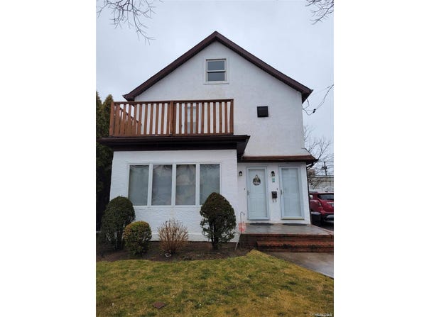 Hicksville, NY 11801