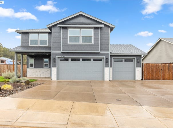 680 NW CASCADE MOUNTAIN Dr, Dallas, OR 97338