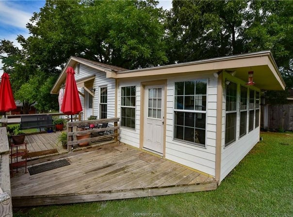 511 N Hill St, Caldwell, TX 77836