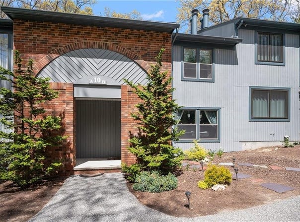 10 Pheasant Run, Smithfield, RI 02917