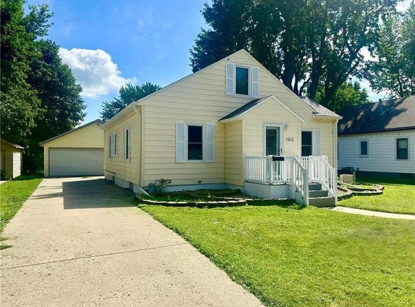 1612 East Avenue, Worthington, MN 56187