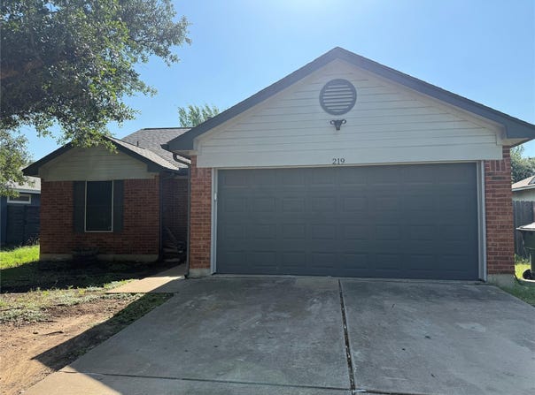 219 Juniper DR, Georgetown, TX 78626