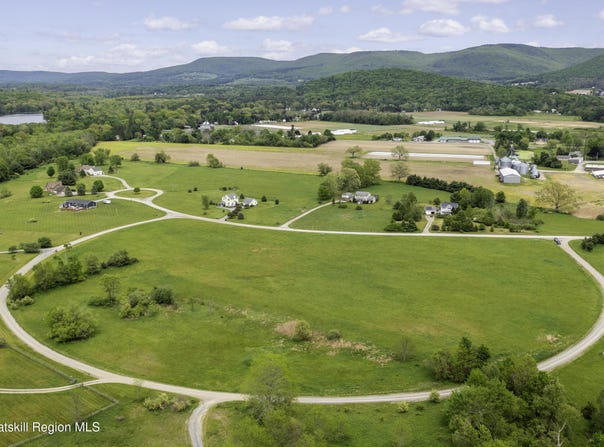 Deerfield Circle, Copake, NY 12516