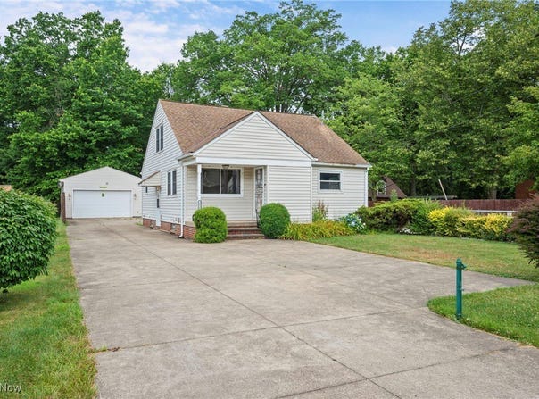 3016 Clague Road, North Olmsted, OH 44070