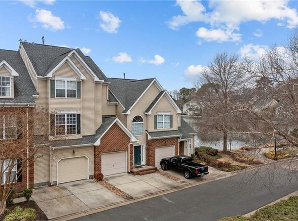 5304 Summer Crescent, Virginia Beach, VA 23462