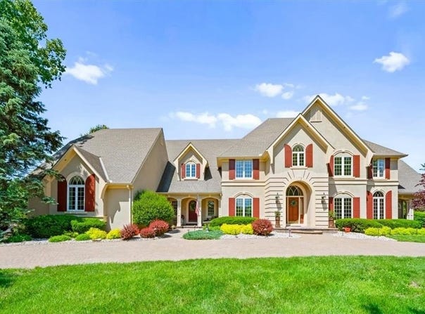 1821 Saunders Road, Blue Springs, MO 64015