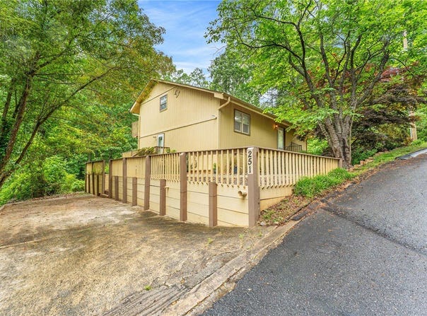 251 Cherokee Drive, Fair Play, SC 29643