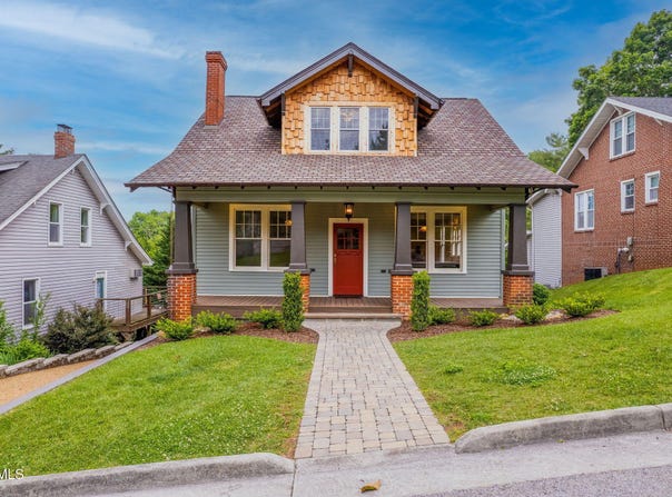 263 Northeast Oak Hill Street, Abingdon, VA 24210