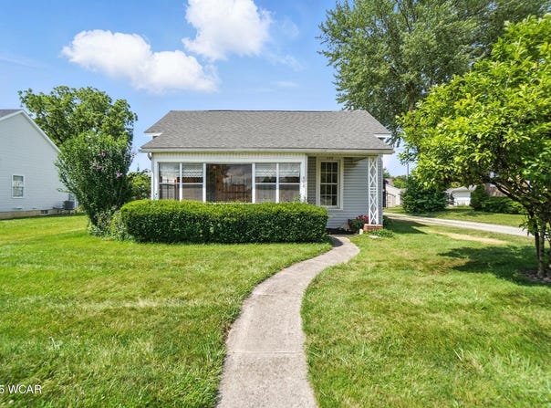 408 W Benton Street, Wapakoneta, OH 45895