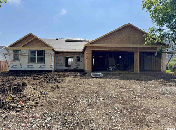 6200 Wind Tree Road, Springfield, IL 62712