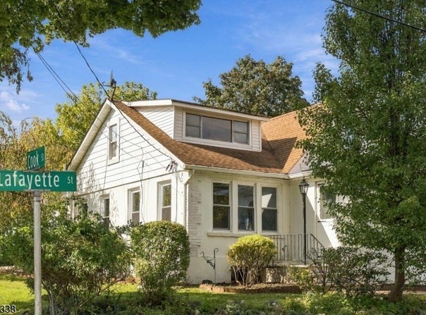401 Lafayette St, Hackettstown Town, NJ 07840-1920