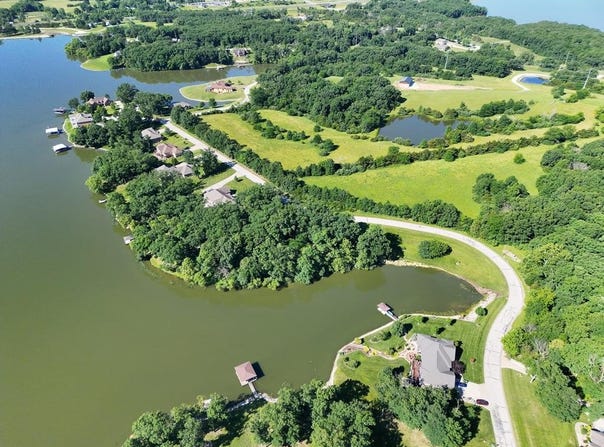 1810/1812 West Shore, Macon, MO 63552