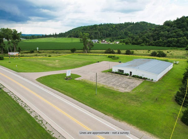 16990 US HWY 61, Boscobel, WI 53805