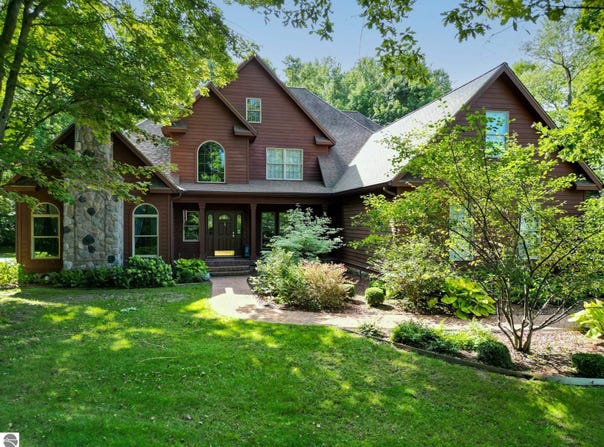 3690 Saint Andrews Drive, Mt Pleasant, MI 48858