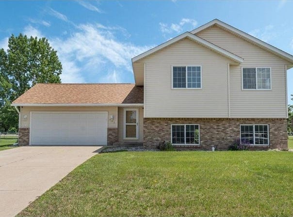 413 Morning View Court, Sauk Centre, MN 56378