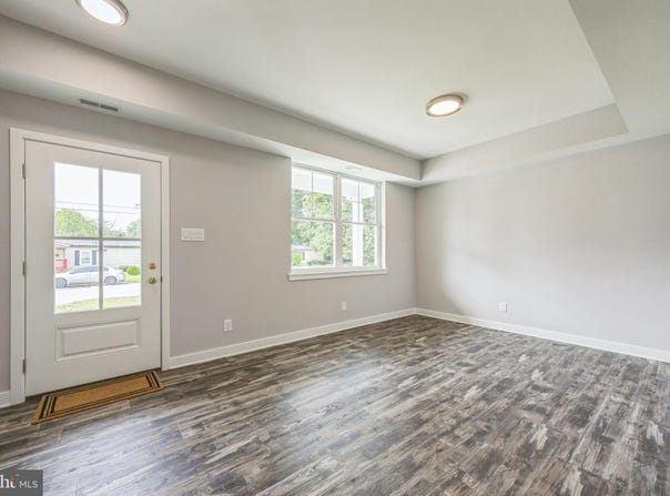 31 N MILLER AVENUE, CARNEYS POINT, NJ 08069