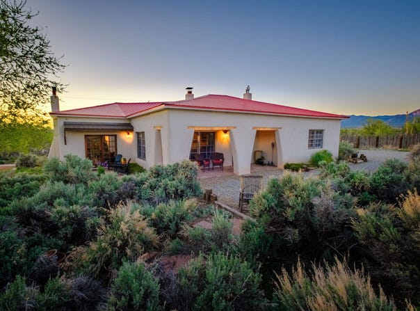 302 Saavedra, Taos, NM 87571