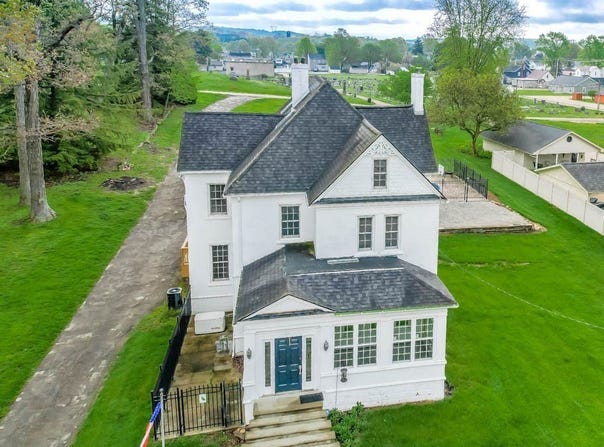 490 N Main Street, Magnolia, OH 44643