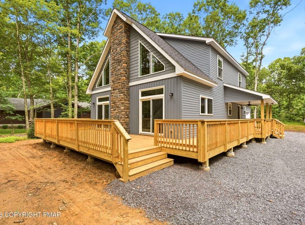 101 White Oak Drive, Jim Thorpe, PA 18229