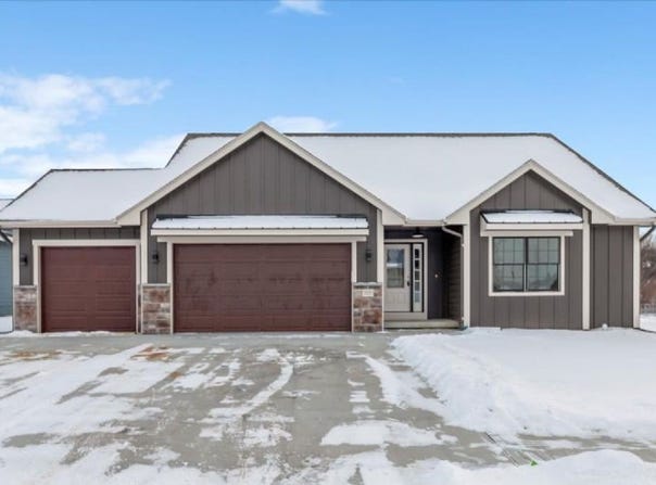 703 Oak Ridge Drive, Glenwood, IA 51534