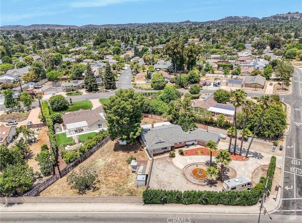 1633 Montgomery Road, Thousand Oaks, CA 91360