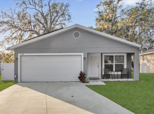 1208 OLD APOPKA ROAD, APOPKA, FL 32703